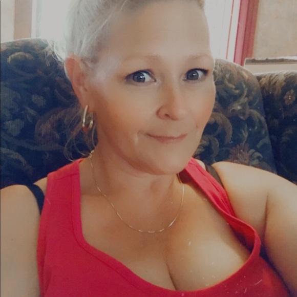 Meet your Posher, Kelly Victoria Justin! - Picture 5 of 16